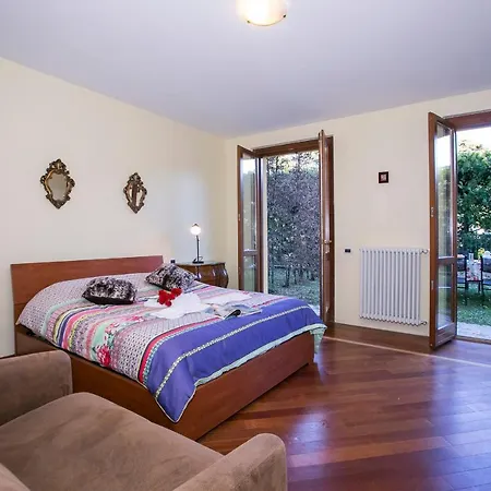 Sleeps 8 *
