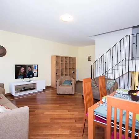 Sleeps 8 Apartment
